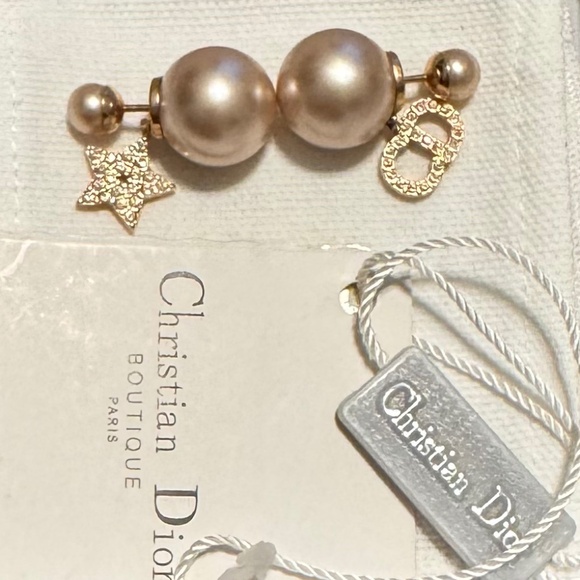 Christian Dior Custom Jewelery Pearls Stud Earrings - Picture 1 of 6